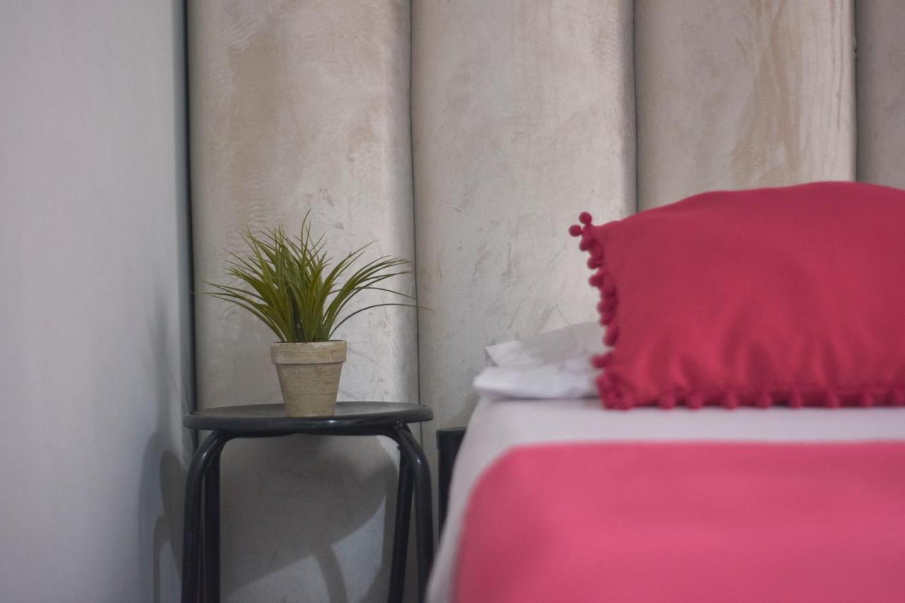 Hostal Casa Estacion Medellín Eksteriør billede