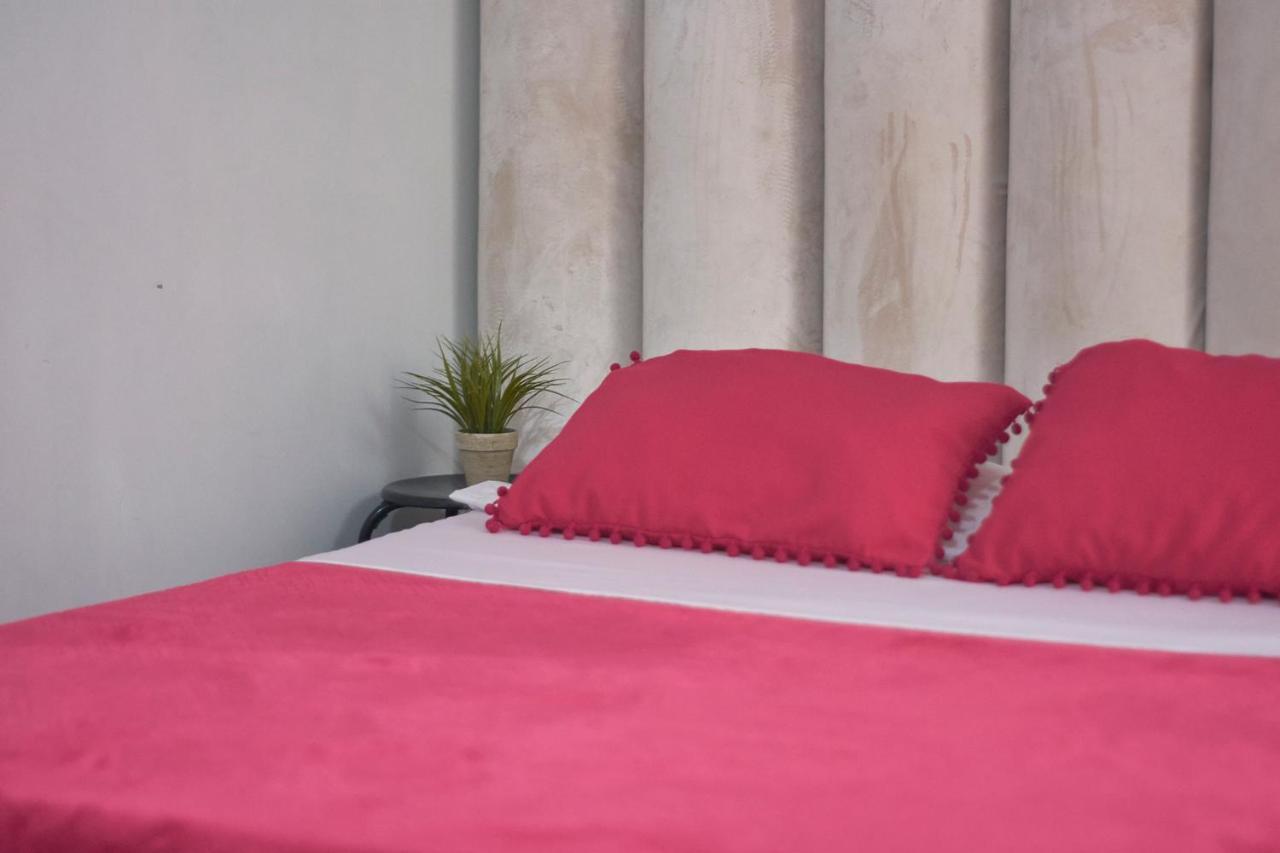 Hostal Casa Estacion Medellín Eksteriør billede