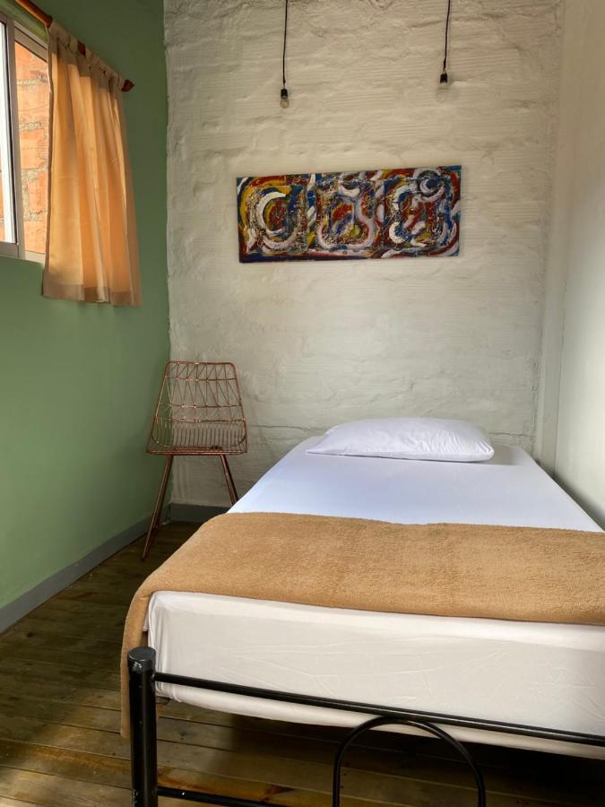 Hostal Casa Estacion Medellín Eksteriør billede